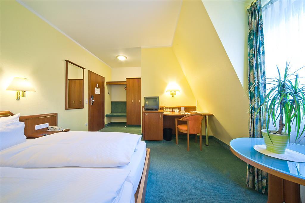 Hotel Weisses Lamm Veitshochheim Room photo